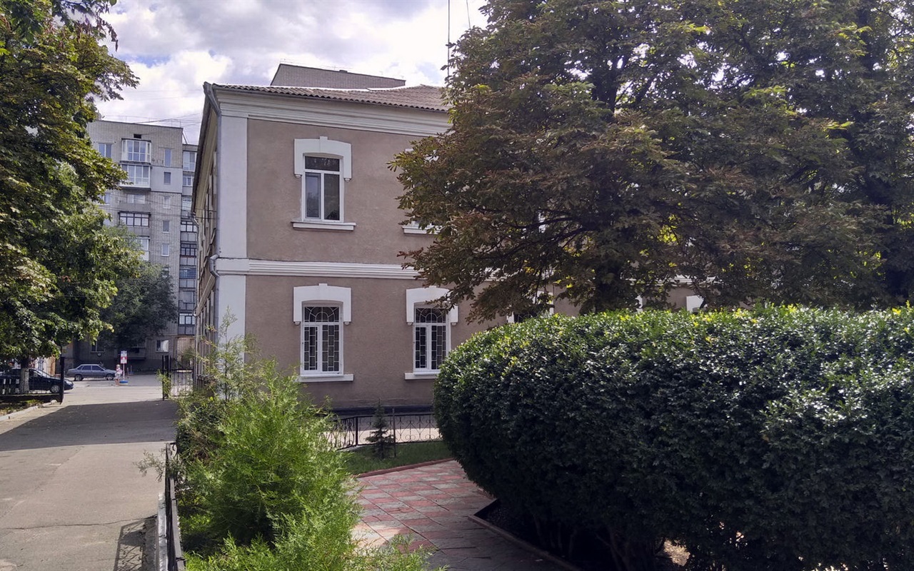 Впізнай будівлю ззаду