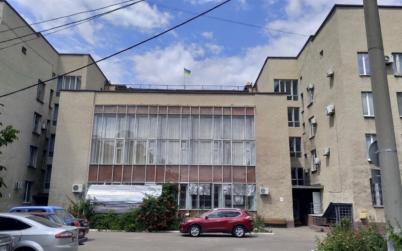 Впізнай будівлю ззаду