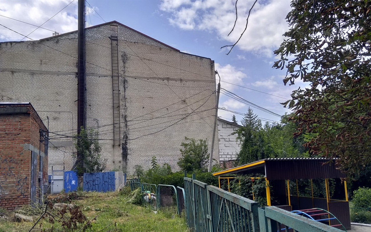 Впізнай будівлю ззаду