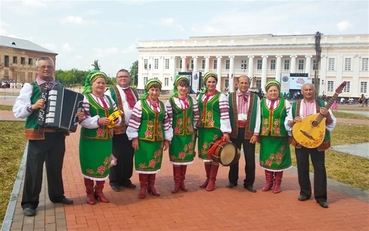 Хто з калинівчан написав пісню для Назарія Яремчука та інше: музичний тест