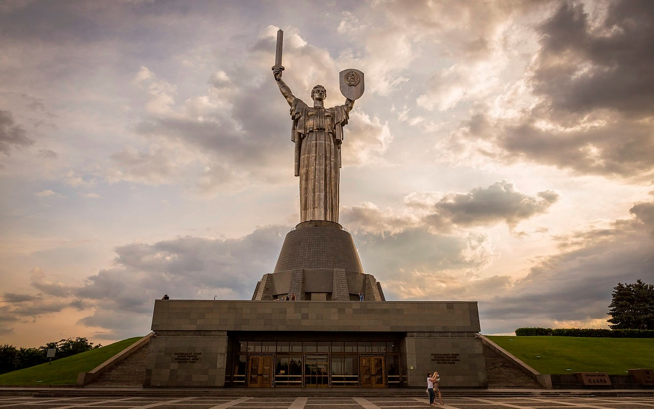 Як добре ви знаєте відомі (і не дуже) пам'ятки України?