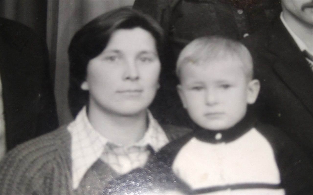 Тест-гра: Впізнай відомих людей у Знам'янці за дитячим фото