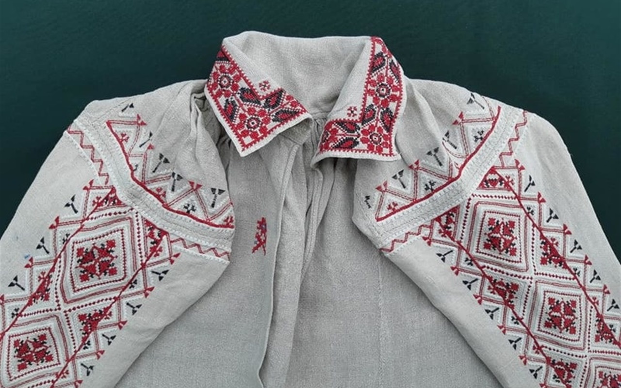 Звідки вишиванка?