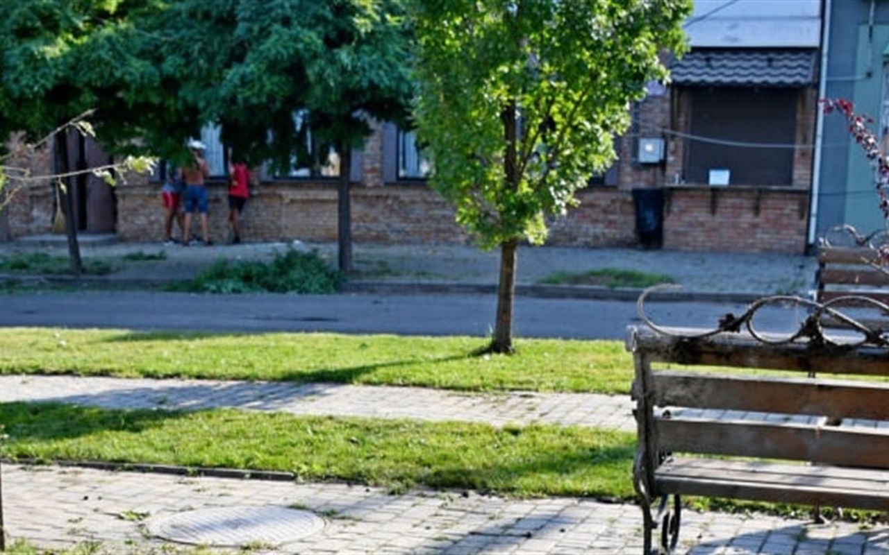 Вгадай алею або сквер міста за фрагментом на фото