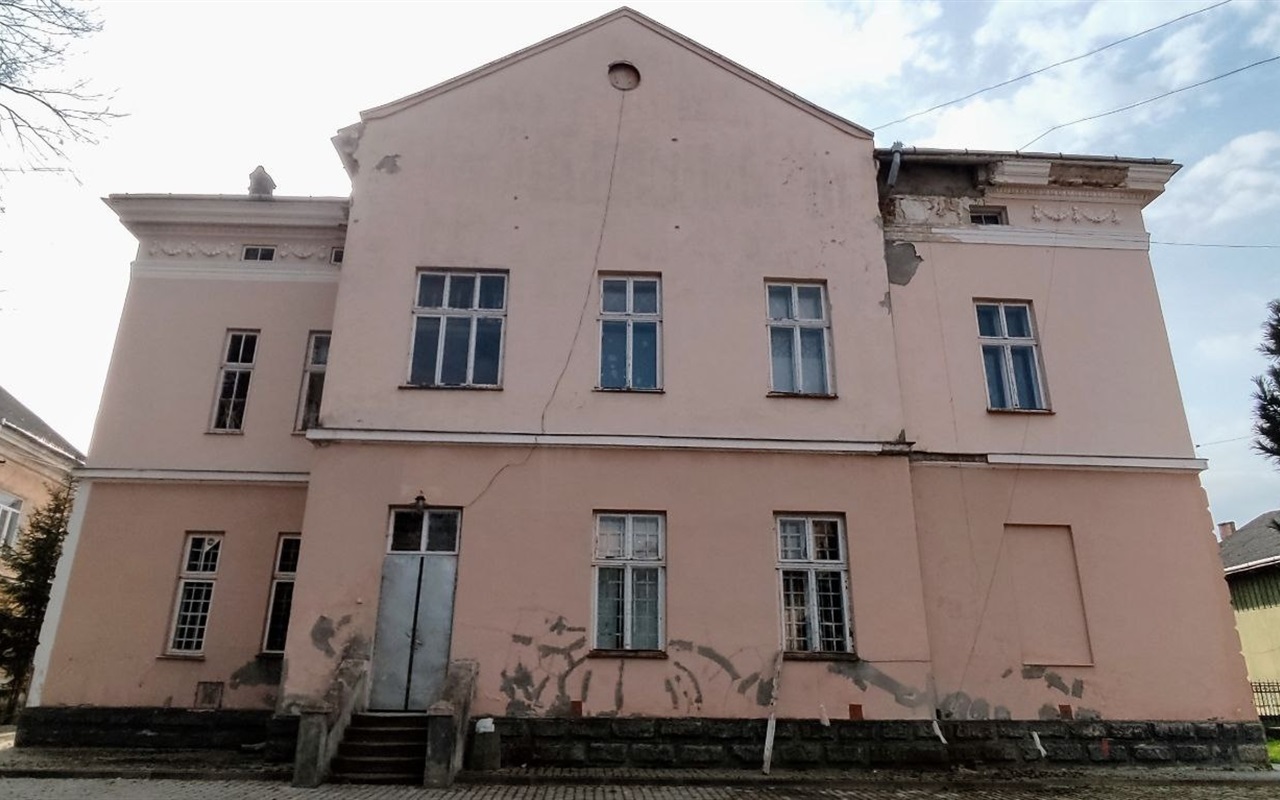 Тест: чи впізнаєте ви відомі будівлі "зі спини"