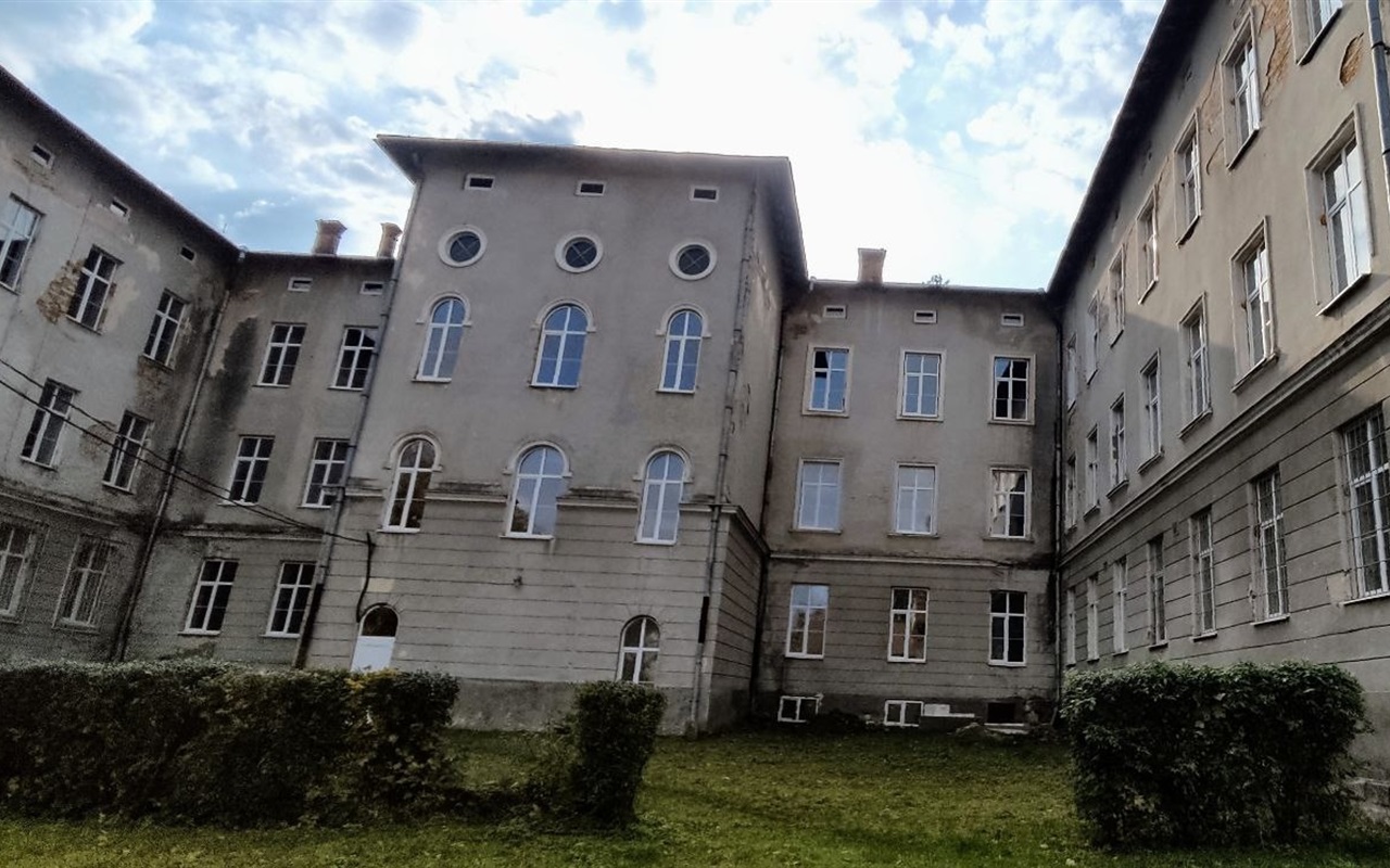 Тест: чи впізнаєте ви відомі будівлі "зі спини"