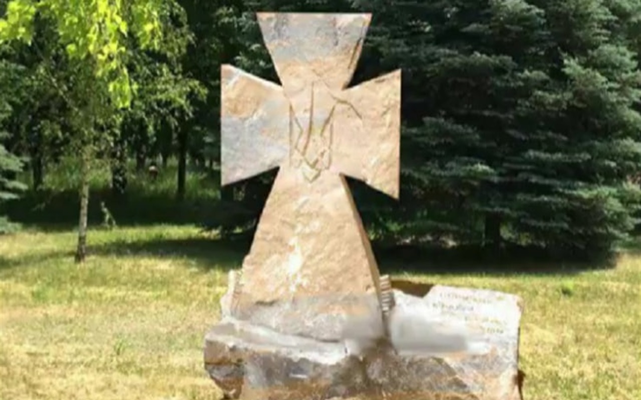 Розпізнайте пам'ятки Жовтих Вод. Тест