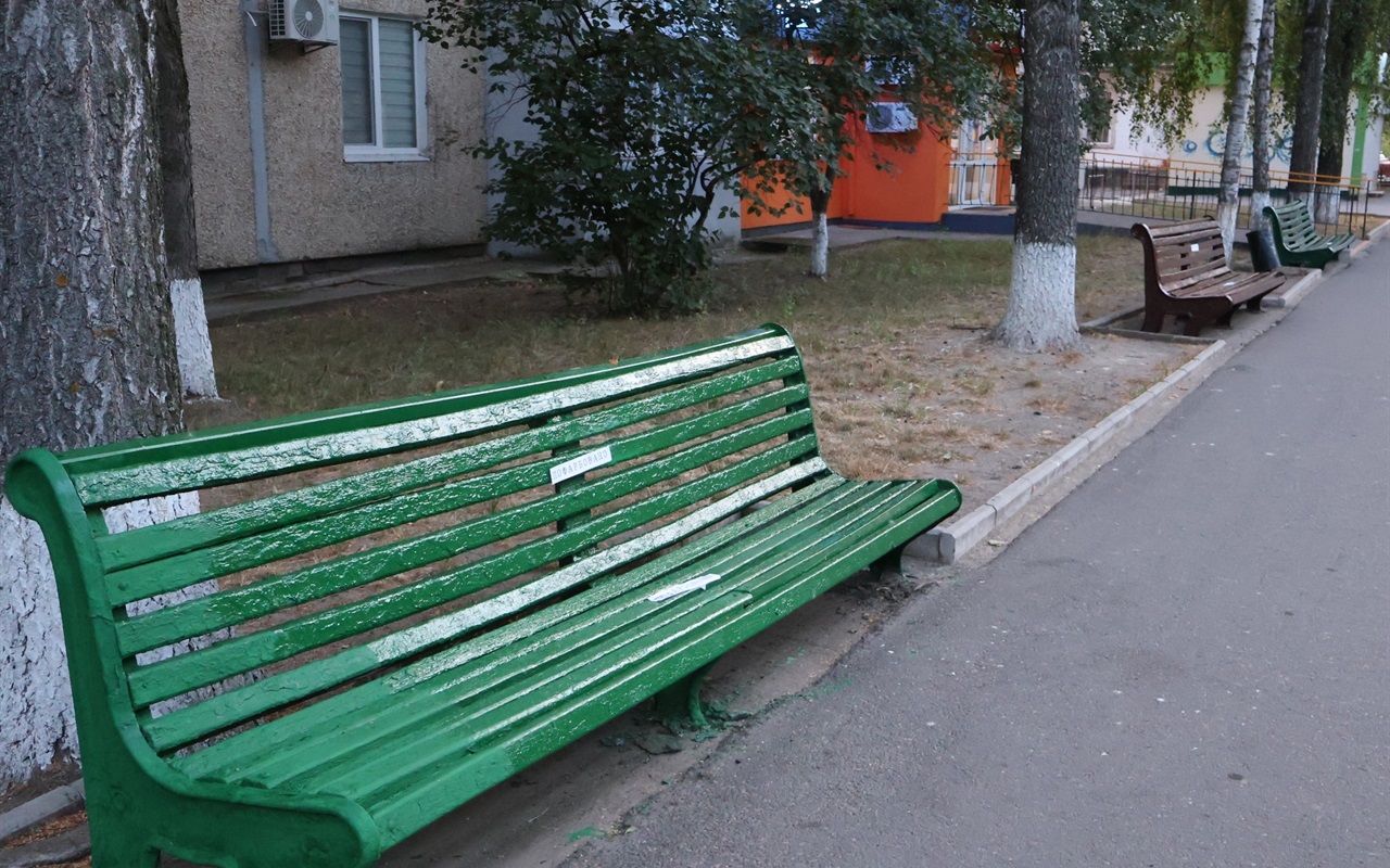 Впізнай локацію по лавочці