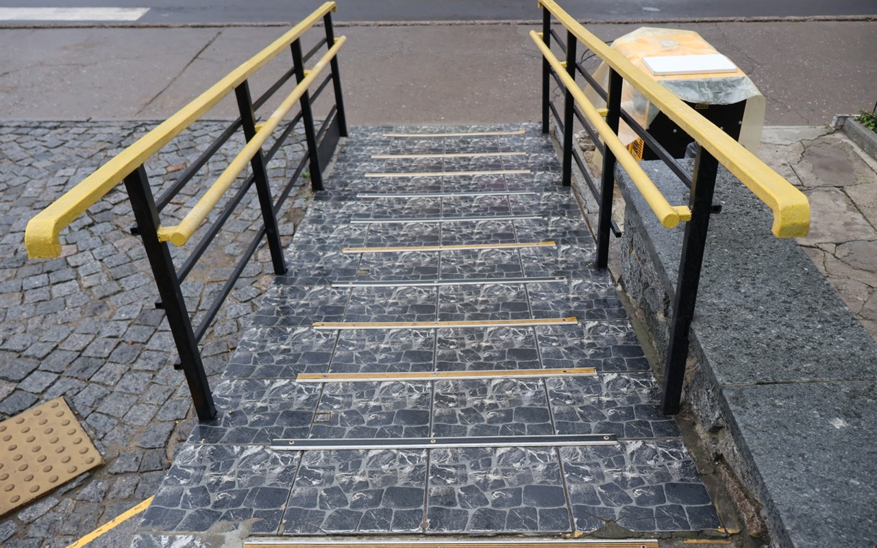 Вгадай локацію за пандусом