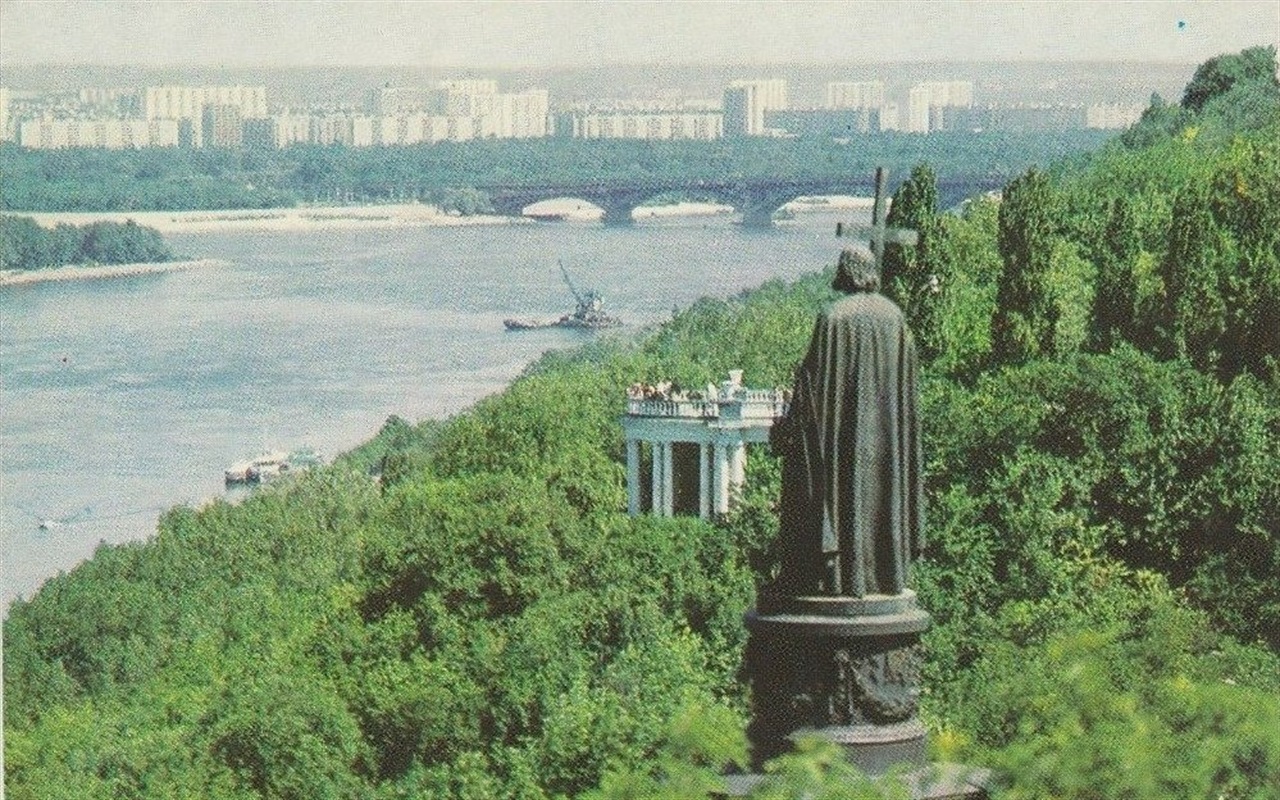 Ялинка, коляда і святкові страви: український тест