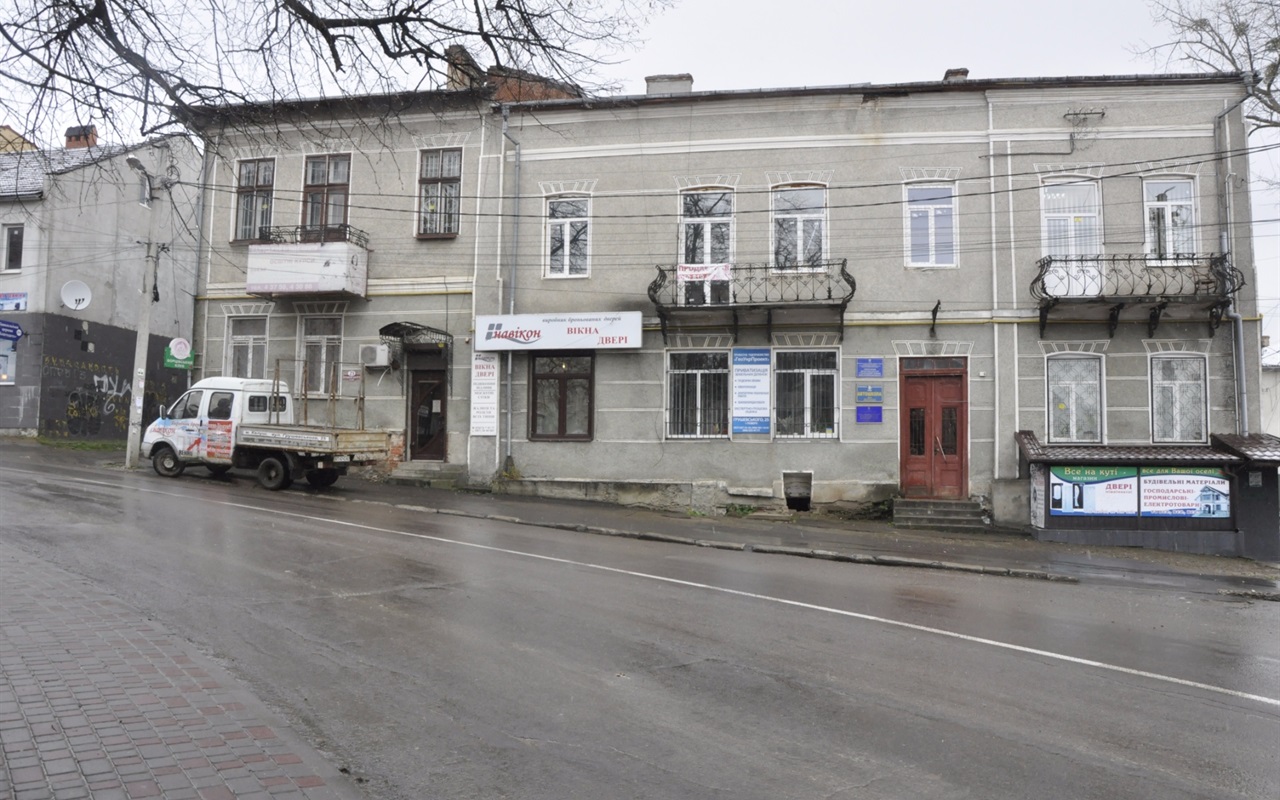 Чи знаєш ти Калуш? Вгадай, де знаходяться місця, зображені на фото