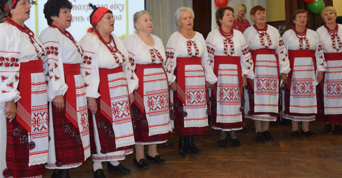 Вгадай відомих троїчан за фото